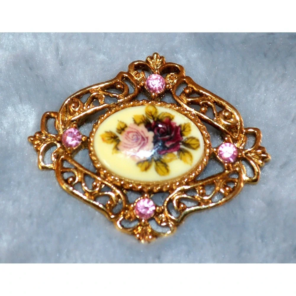 Vtg Gold Tone Filigree Floral Rose Brooch / Pin  1.5